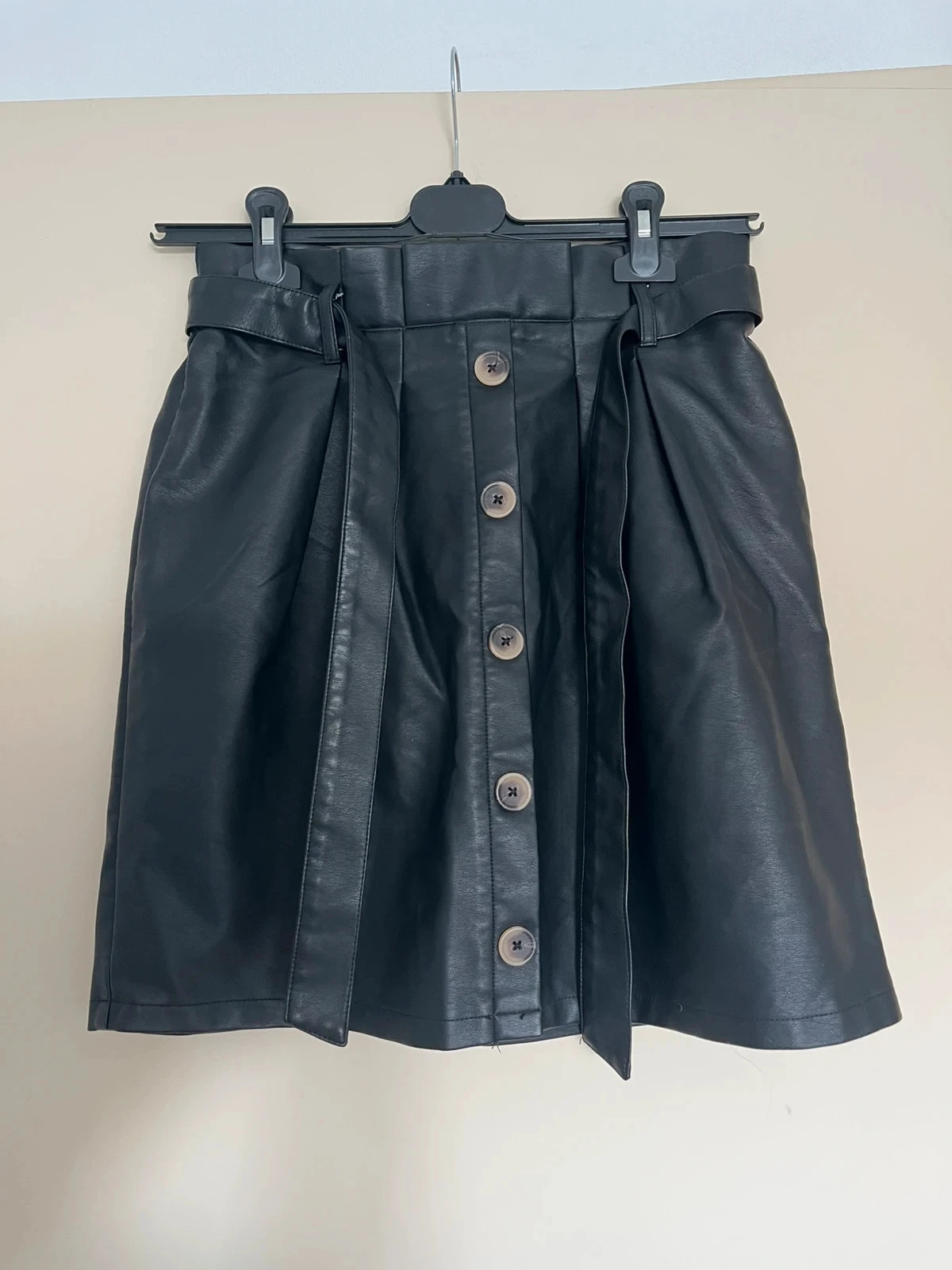 Jupe La Halle noire simili cuir, taille 38
